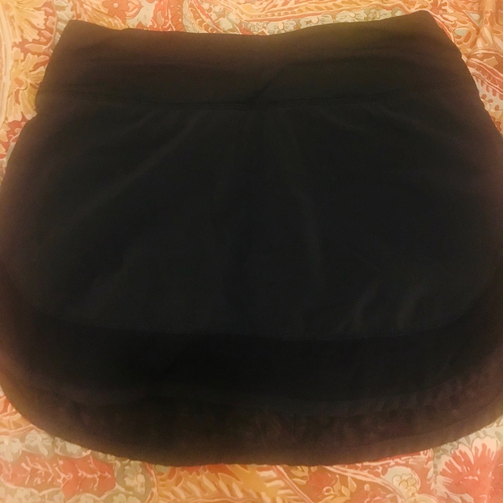 Lululemon skirt. Black. Size 2
